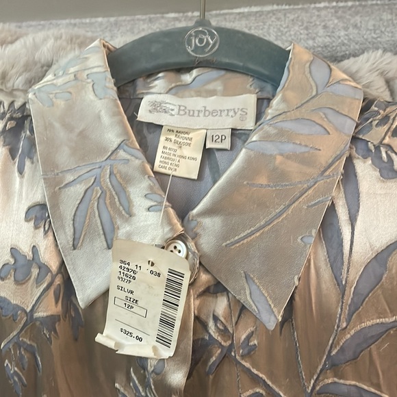 Burberry RARE Vintage Gorgeous Light Blue &Silver Silk , Rayon Blouse  🎉video - Picture 5 of 13